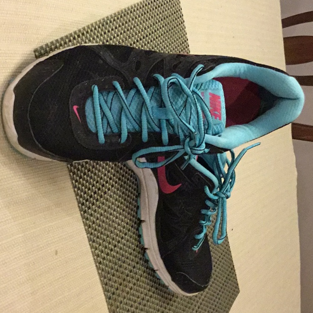 Black Nike Sneakers, size 8